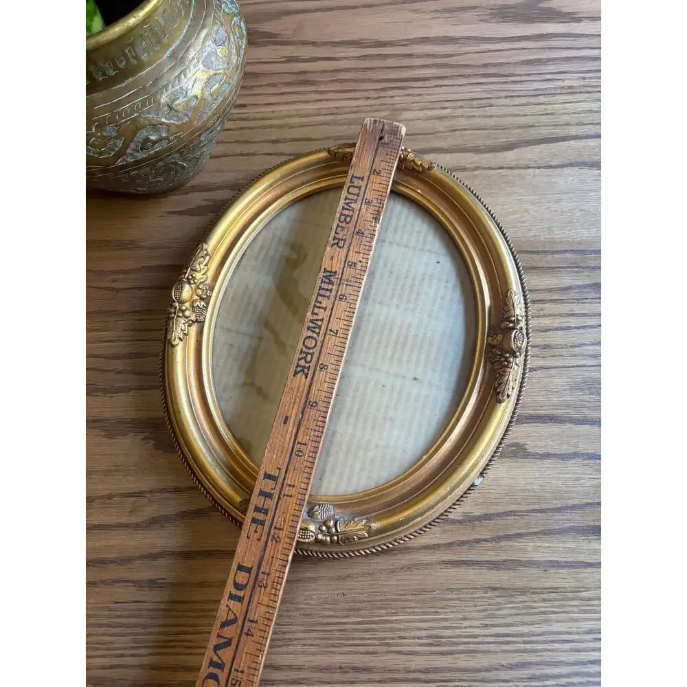 Antique Baroque Gold Gilt Oval Frame 12x10” Acorns and Leaves Victorian Frame